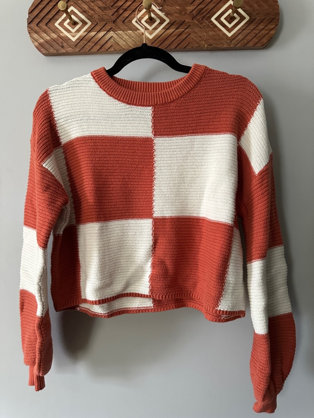 moon & madison Rust and Cream Checkerboard Crewneck Sweater